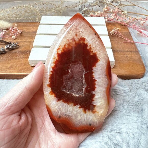 Gorgeous Carnelian Flame - Picture 1 of 6